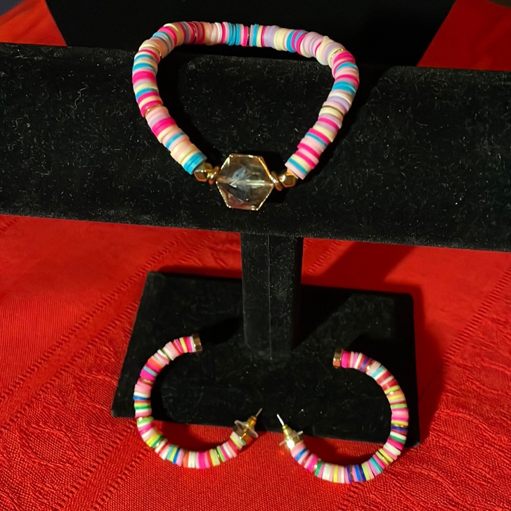 🎉2 for $20🎉 Colorful bracelet pierced earring set (Mlb)